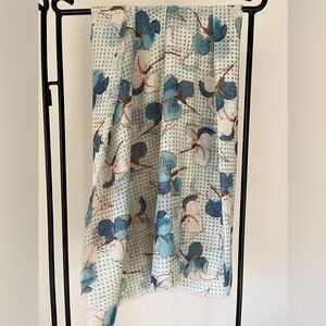 Tory Burch NWOT Floral Blue and White Scarf